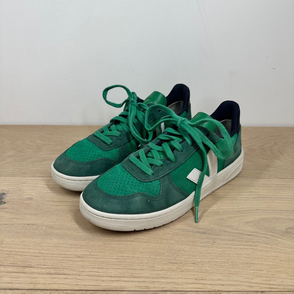 VEJA V-10 Sneakers Women 9 Green Suede Leather White V Logo Retro Low Top